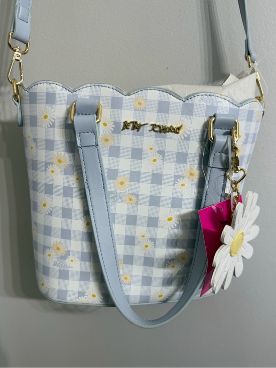 Betsey Johnson Handbags - *NWT* Betsey Johnson Purse Blue Gingham and Daisy Pattern Shoulder Tote Bag